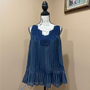 Chico’s Blue Pleated Stripe Tank Top Lace Trim Size 2 NWT